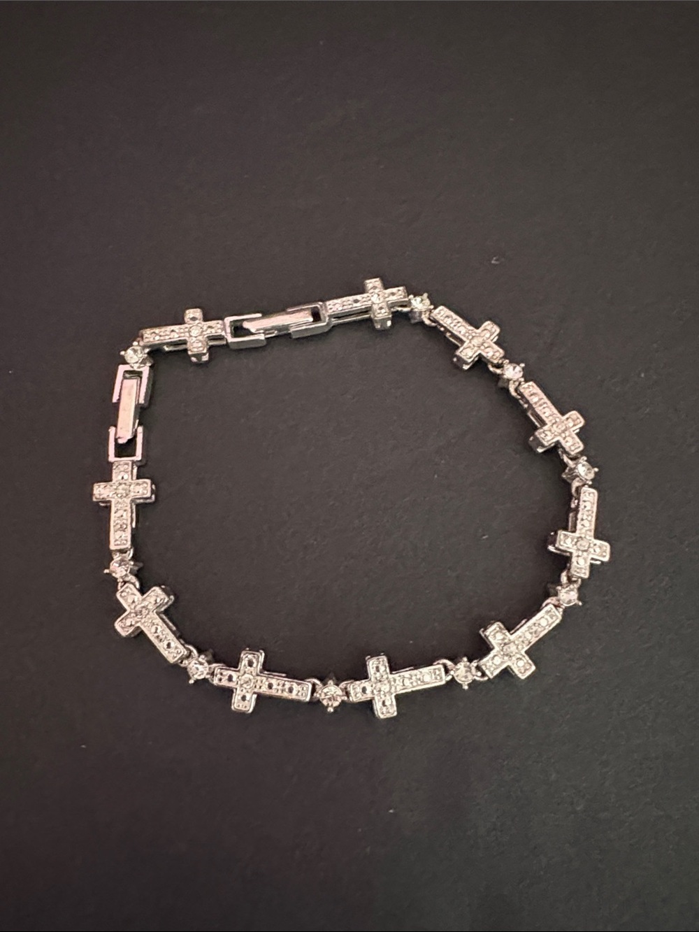 Avon Cross-Link Fashion Bracelet White Rhinestone Silver Tone Vintage Bracelet